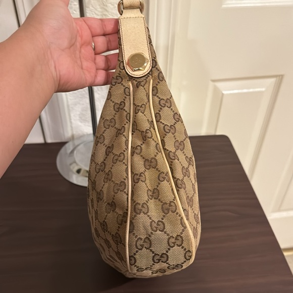 Gucci Hobo Bag in Monogram - Picture 5 of 9